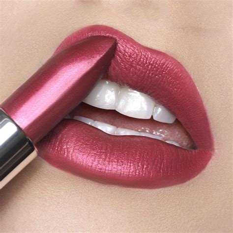 Raspberry Pink Lipstick 